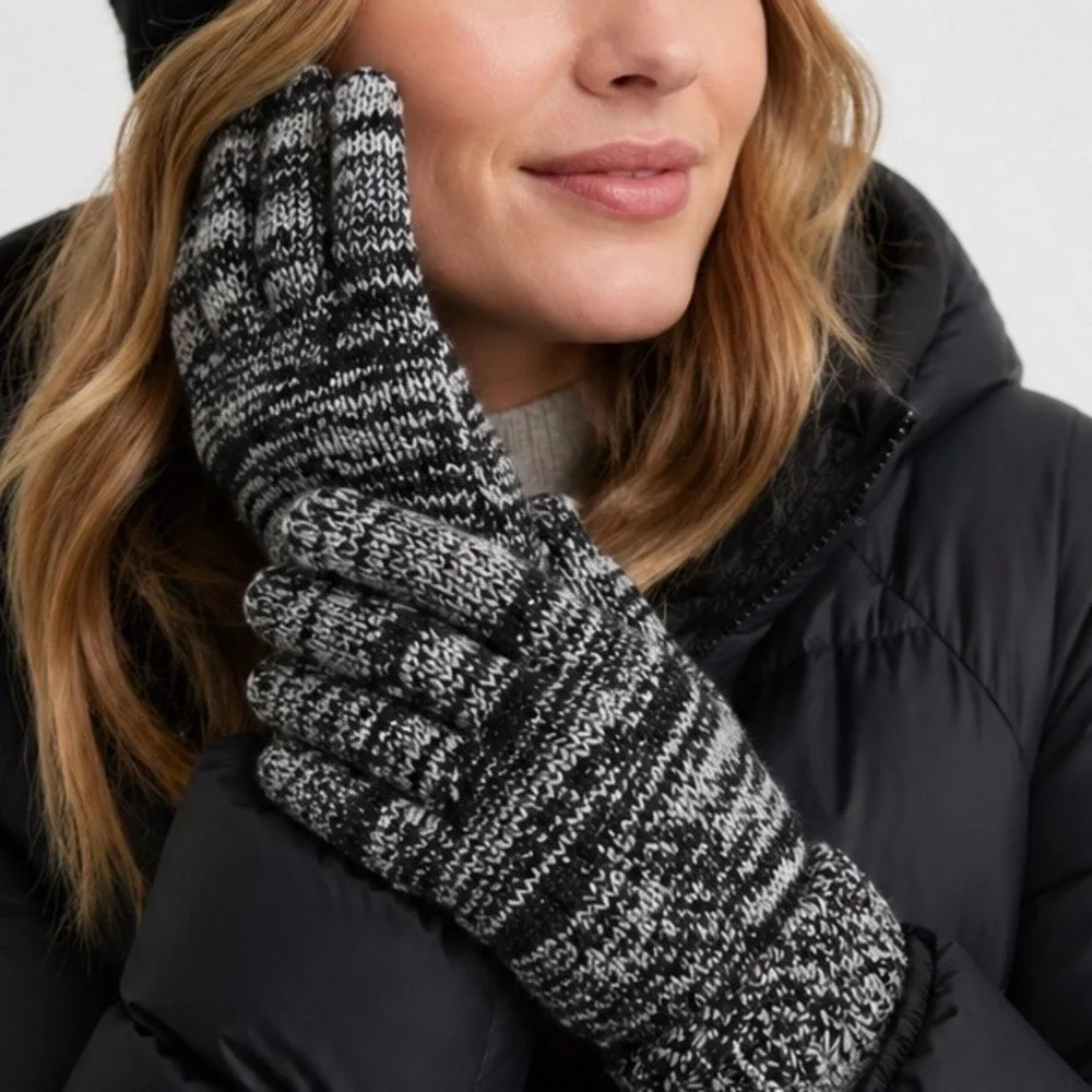 NEW Everlane Knit Gloves Womens OS Black White Space Dye Marled Winter